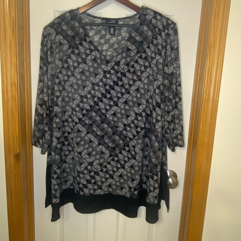 COPY - Great condition! Catherine’s anywhere tunic top. Size 30/32.